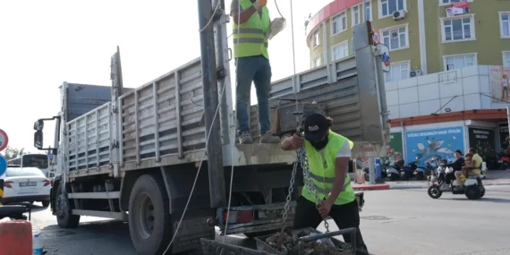 Antalya’da 150 km Yağmur Hattı Temizleniyor!