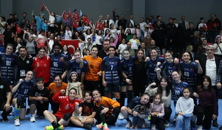 bursa-nin-ehf-avrupa-kupasi-son-16-turu-ndaki-rakibi-belli-oldu-1763462987-911_large.webp.webp