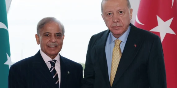 cumhurbaskani-erdogan-pakistan-basbakani-sahbaz-serif-ile-baku-de-gorustu-1762670043-988_large.webp.webp