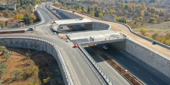 gaziantep-te-koprulu-kavsak-yatirimlari-hiz-kesmeden-devam-ediyor-1763562974-699_large.webp.webp