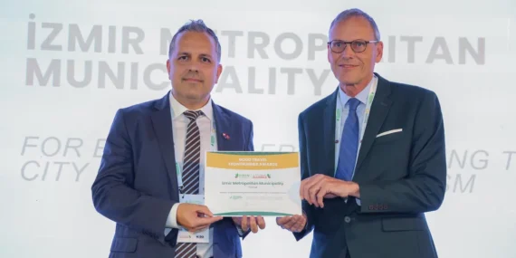 izmir-buyuksehir-e-oncu-kurulus-odulu-1762672916-377_large.webp.webp