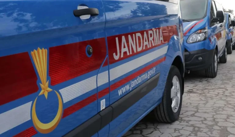 jandarma-araci-1654003812-252-1654003859-927_large.webp.webp