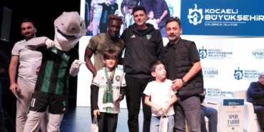 kocaelisporun-efsaneleri-anilari-tazeledi-17-1763304694-392-x750.jpeg