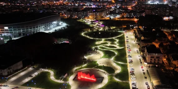 Durugöl Gece Görünümüyle Göz Kamaştırıyor!