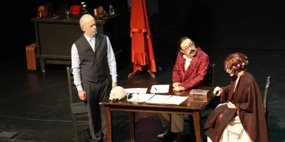 Denizli’de Tiyatro Rüzgarı: ‘Kim Var Orada?’