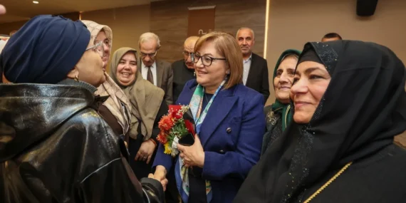 Ulu Çınarların Umre Dönüşü, Fatma Şahin’le Buluştu